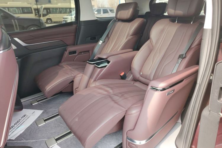 Used Buick Century 2023 2.0T Seven-Seater Yinshi Edition Left Rear Seat