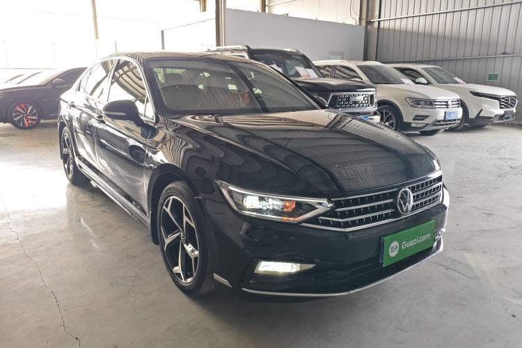 Used Volkswagen Magotan 2023 2 Million Units Limited Edition 330TSI DSG Leading Version
