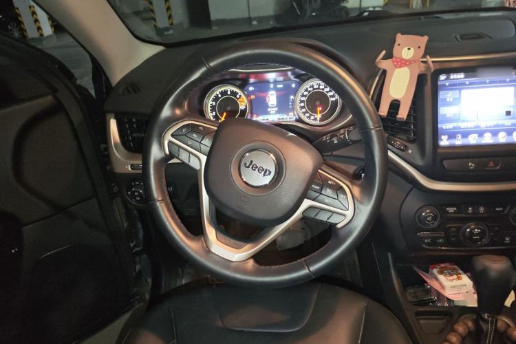 Used Jeep Cherokee 2017 2.4L Leading Smart Edition Steering Wheel