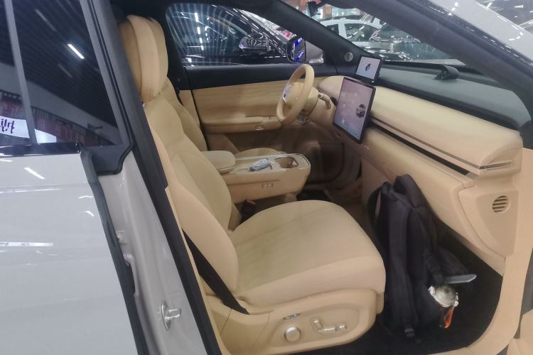 Used EXEED Star Era ET 2025 Extended-Range 240 Max All-Wheel Drive Urban Advanced Driver Assistance Right Front Seat