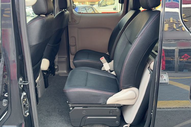 Used Nissan NV200 2014 1.6L CVT Zunya Model China IV Standard