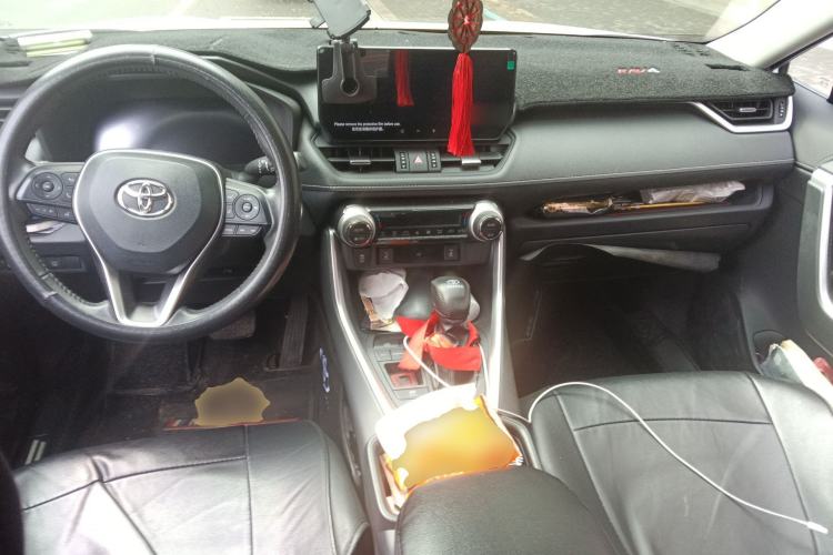 Used Toyota RAV4 2023 Dual-Engine 2.5L E-CVT Two-Wheel Drive Elite Plus Edition Center Console