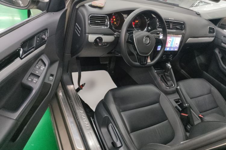 Used Volkswagen Sagitar 2016 230TSI 25th Anniversary Edition
