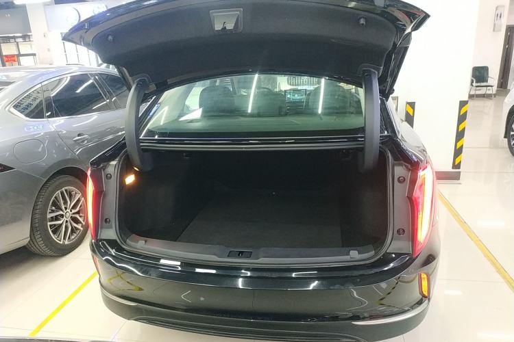 Used Hongqi E-QM5 2022 431 km Charge & Enjoy Edition Trunk