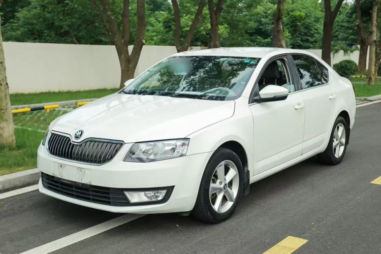 Used Skoda Octavia 2015 1.6L Automatic Yijie Edition Guazi used car, China used car export, Used car for sale, Used cars, Cheapest cars for sale