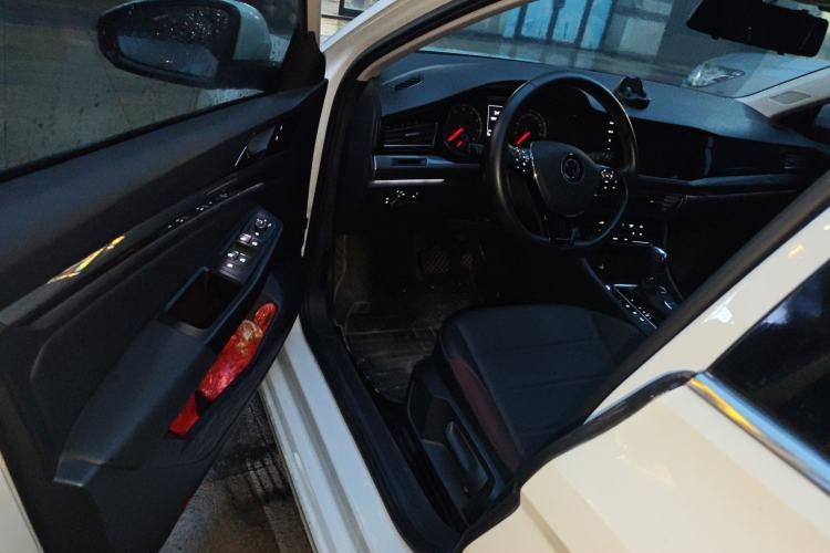 Used Volkswagen Bora 2021 1.5L Automatic Elite Smart Connect Edition Driver Seat