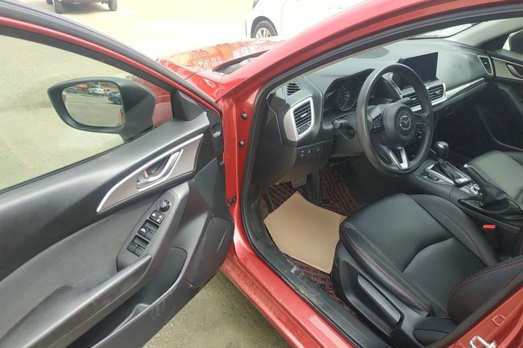 Used Mazda 3 Axela 2019 Cloud-Controlled Version Sedan 1.5L Automatic Comfort Trim China VI Standard Driver Seat