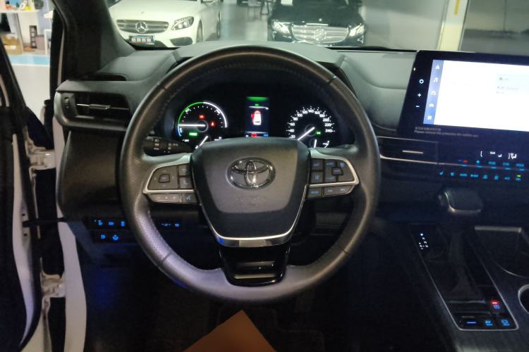 Used Toyota Sienna 2021 2.5L Hybrid Premium Edition
