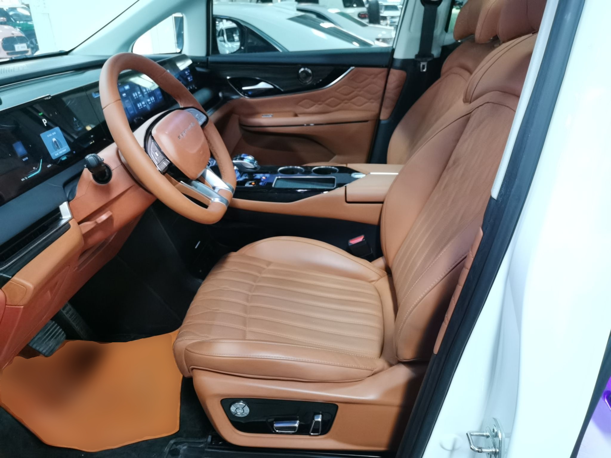 Переднее сиденье в автомобиле