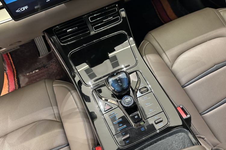 Used BYD Han 2020 DM Four-Wheel Drive Performance Edition Luxury Model Interior 4