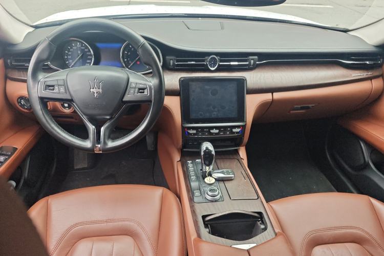 Used Maserati President 2017 3.0T Standard Model Center Console