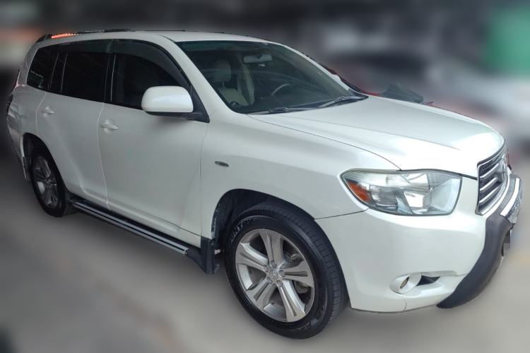 Used Toyota Highlander 2011 2.7L Two-Wheel Drive 5-Seater Sport Edition Front Right 45 Deg