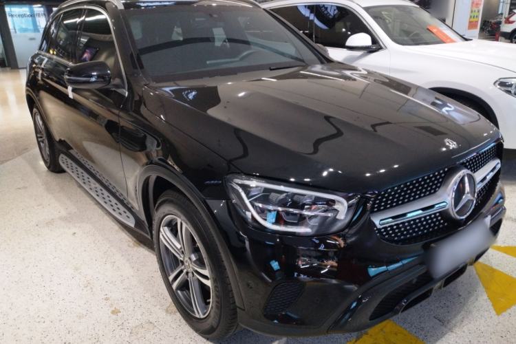 Used Mercedes-Benz GLC 2020 Facelift GLC 260 L 4MATIC Luxury Edition Front Right 45 Deg