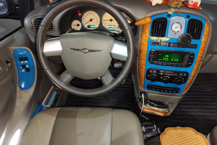 Used Chrysler Grand Voyager 2007 3.3L Business Edition Steering Wheel