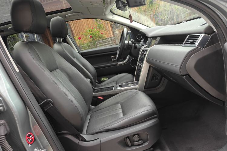 Used Land Rover Discovery Sport 2017 2.0T SE Interior 11