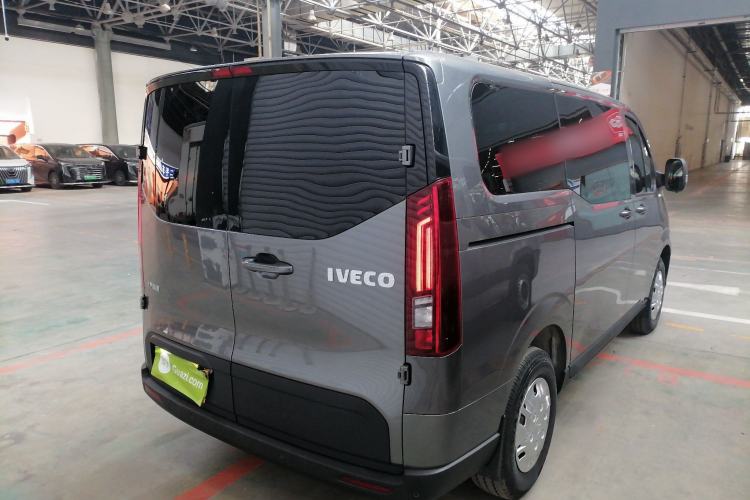 Used Iveco Fidato 2025 B30 Passenger Bus 2.0T 110 kW Automatic – Starlight Edition