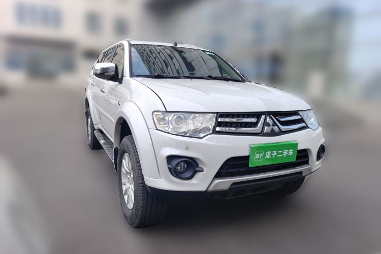 Used Mitsubishi Pajero Sport 2013 3.0L Automatic 4x4 Flagship Edition Front Right 45 Deg