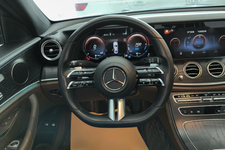 Used Mercedes-Benz E-Class New Energy 2022 Restyled E 350 e L Plug-in Hybrid Sports Sedan Steering Wheel