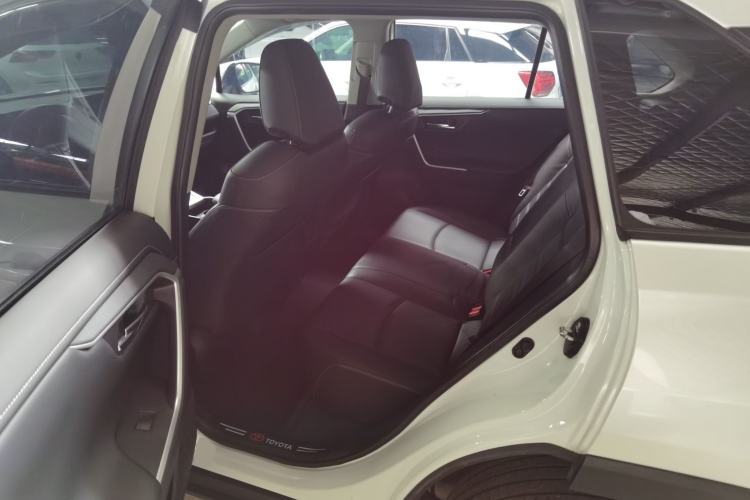 Used Toyota RAV4 2023 2.0L CVT Two-Wheel Drive Fashion Plus Edition Left Rear Seat