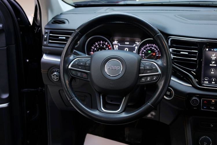 Used Jeep Grand Commander 2018 2.0T Four-Wheel Drive Smart Enjoyment Version China V Emission Standard
