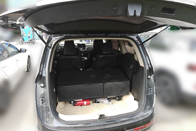 Used Baojun 730 2019 1.5L Manual Fashion Model 7-seater National V
