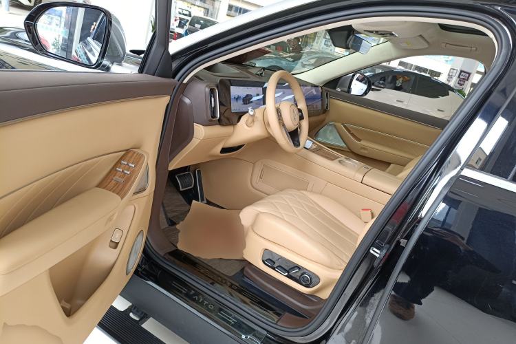 Used Hima AITO M8 2025 Extended-Range Max+ Version 53.4 kWh 5-Seater Edition Driver Seat