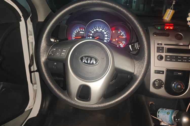 Used Kia Forte 2014 1.6L AT GL Steering Wheel