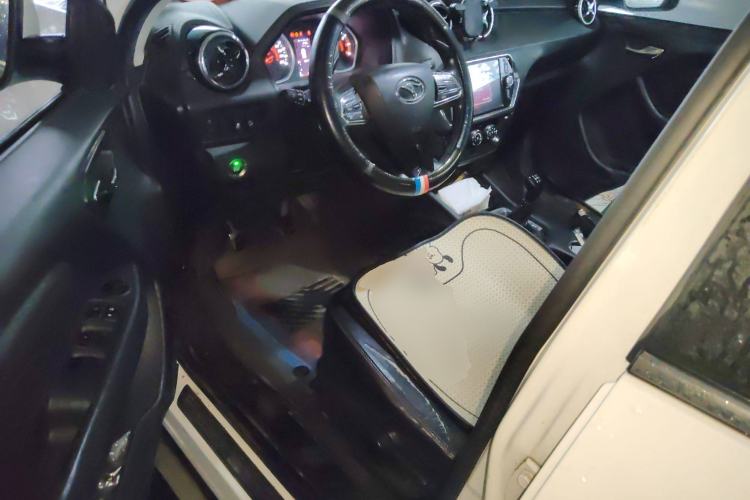 Used Soueast DX3 2016 1.5L Manual Luxury Edition
