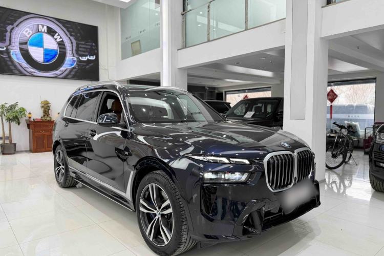 Used BMW X7 2023 xDrive40i Luxury M Sport Package Exterior 2