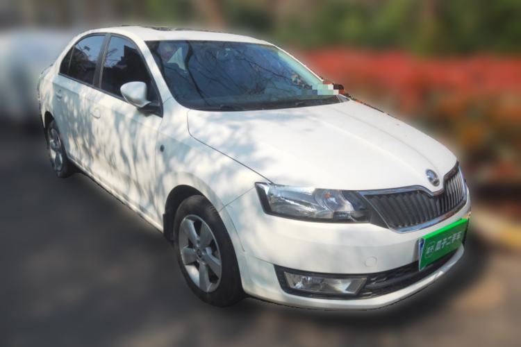 Used Skoda Rapid 2013 1.6L Automatic Smart Selection Model Front Right 45 Deg