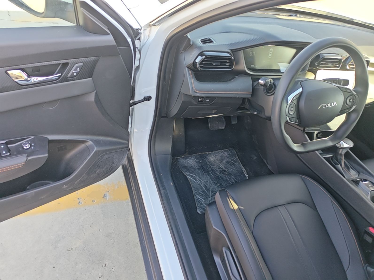Dongfeng Aeolus Yixuan 2026 1.5L Automatic Luxury Edition — снимка 18