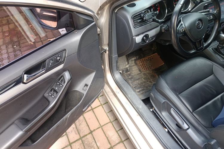 Used Volkswagen Sagitar 2018 1.6L Automatic Comfort Model Driver Seat