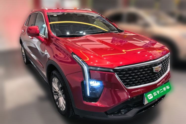 Used Cadillac XT4 2024 28T Two-Wheel-Drive Luxury Version Front Right 45 Deg