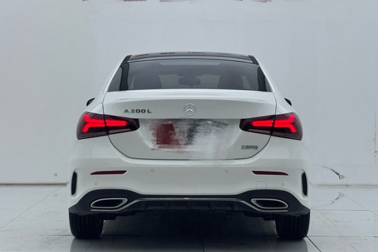 Used Mercedes-Benz A-Class 2022 Restyled A 200 L Sport Sedan Fashion Version Exterior 8