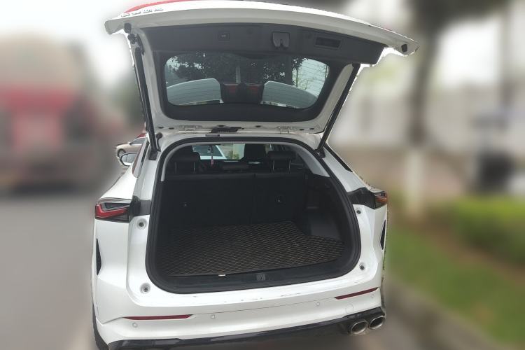 Used CHANGAN OSHAN Z6 2023 Blue Whale 1.5T DCT Smart Navigation Model Trunk