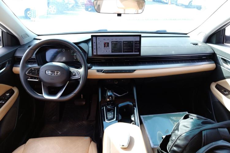 Used Geely Auto Emgrand L HiP 2024 Champion Edition 1.5TD-DHT Pro 100KM Excellence Model
