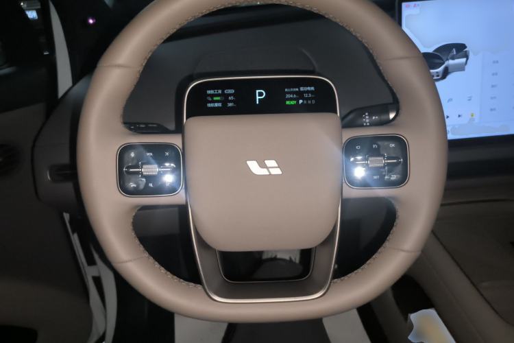 Used Li Auto i6 2025 Model Two-Wheel-Drive Standard Type Steering Wheel