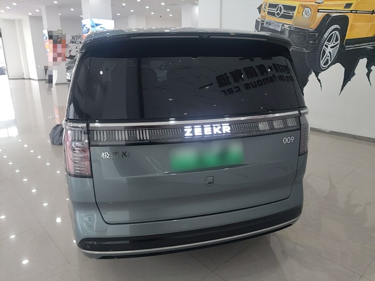 Zeekr 009 2024 7-Seater Aisle Version 108 kWh — снимка 5