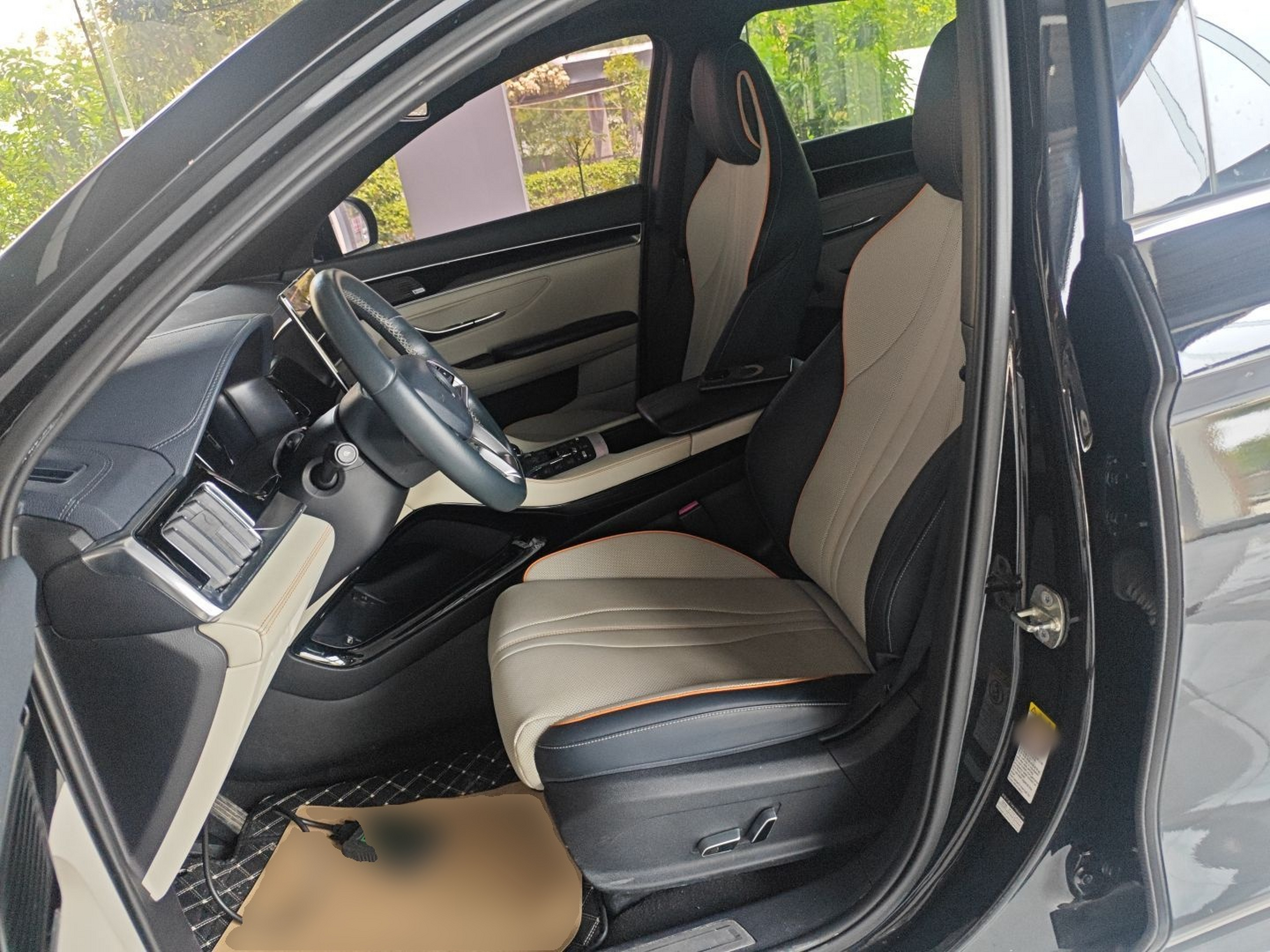 Переднее сиденье в автомобиле