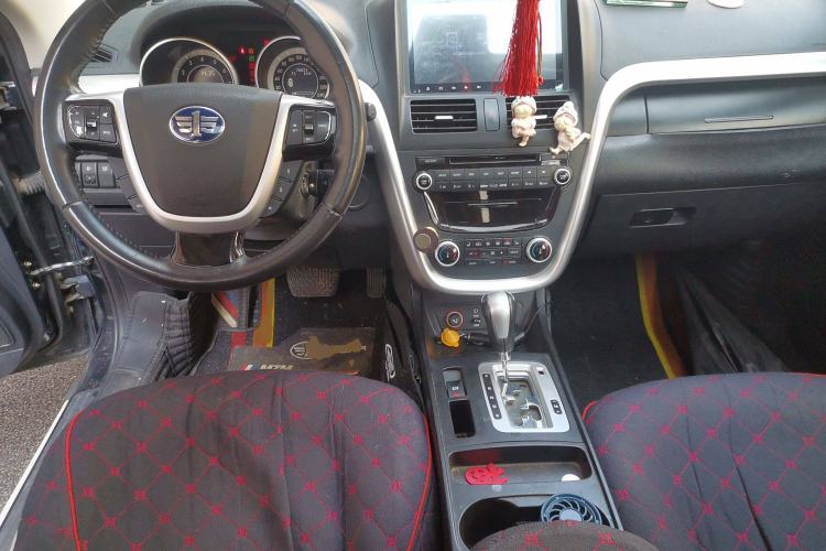 Used Bestune X80 2013 2.0L automatic luxury version
