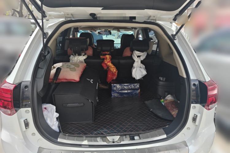 Used Mitsubishi Outlander 2019 2.4L 4x4 Zhi Xiang Edition 5 Seats China V Emission Standard
