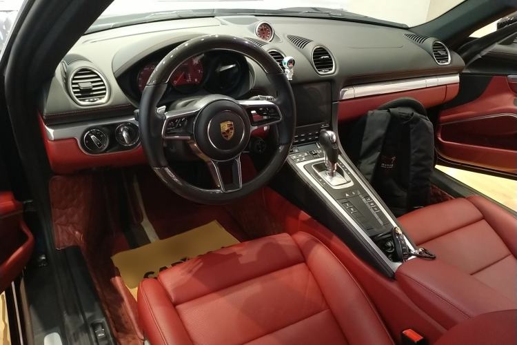 Used Porsche 718 2022 Cayman 2.0T Center Console