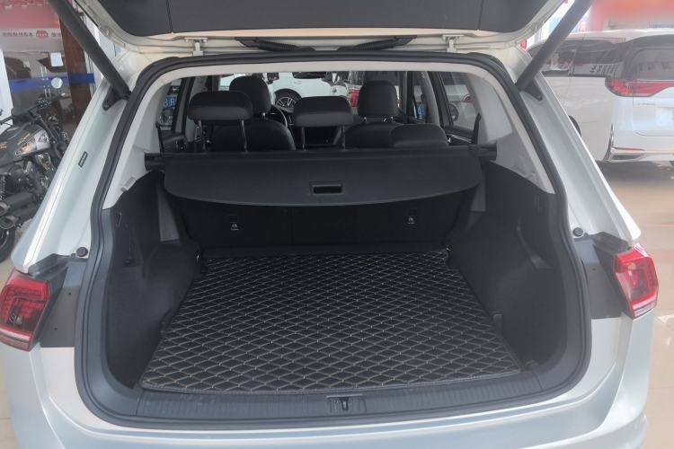 Used Volkswagen Tiguan L 2021 330TSI Automatic Two-Wheel Drive R-Line Flagship Edition Trunk