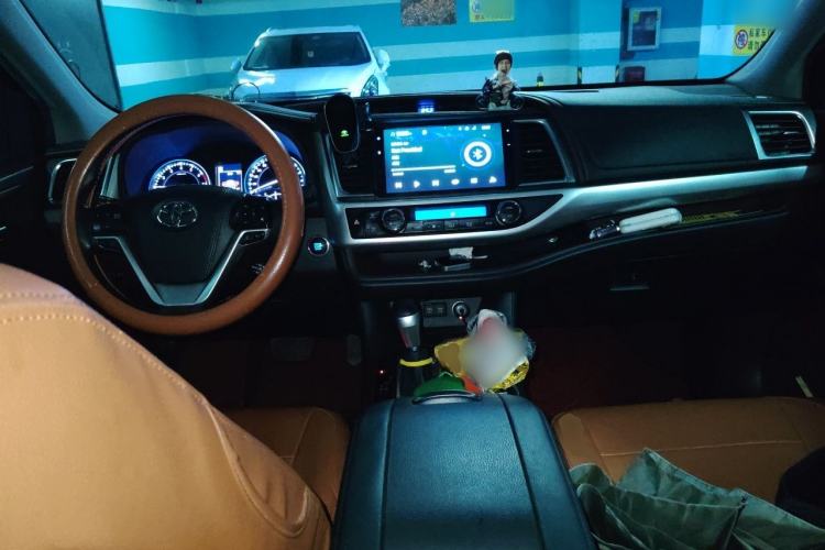 Used Toyota Highlander 2018 2.0T Four-Wheel Drive Prestige Version 7 Seats China VI Standard
