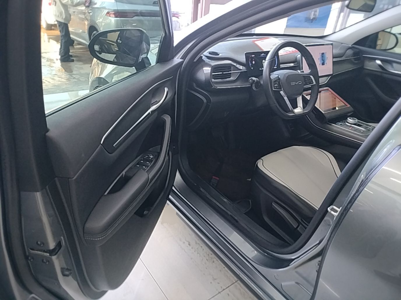 BYD Destroyer 05 2024 HONOR Edition DM-i 55KM Luxury Model — снимка 18