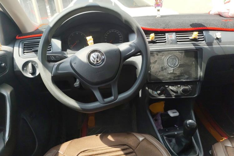 Used Volkswagen Santana 2019 1.5L Manual Fashion Edition China V Standard Steering Wheel