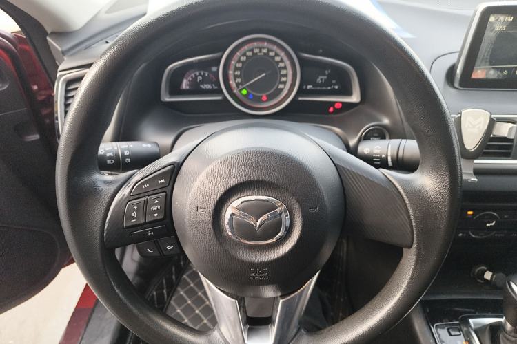 Used Mazda Mazda 3 Axela 2016 Sedan 1.5L Automatic Luxury Model
