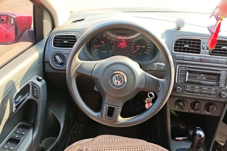 Used Volkswagen Polo 2013 1.4L Automatic Comfort Edition Steering Wheel