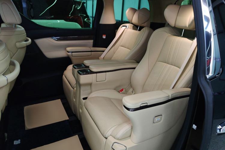 Used Toyota Vellfire 2023 Crown Dual-Engine 2.5L HV Ultimate Edition