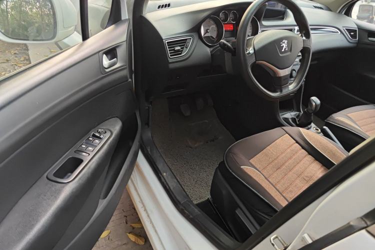 Used Peugeot 308 2014 Enjoy Edition Classic 1.6L Manual YouShang Model Driver Seat
